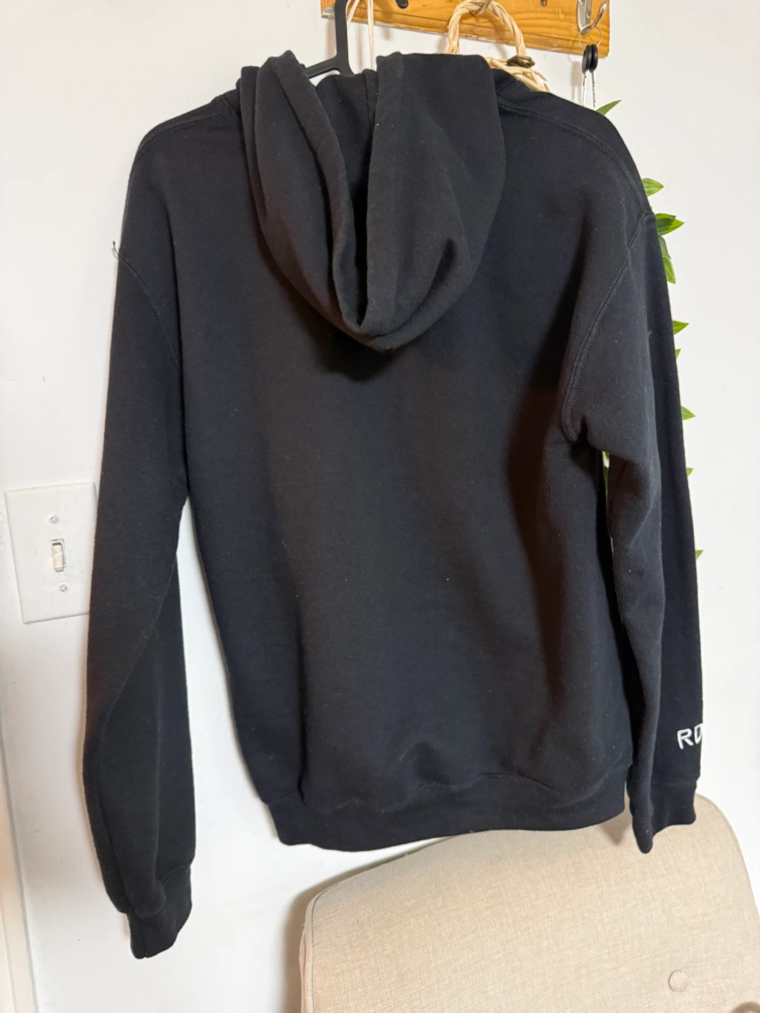Black Gildan Hoodie - Size Small - photo 2
