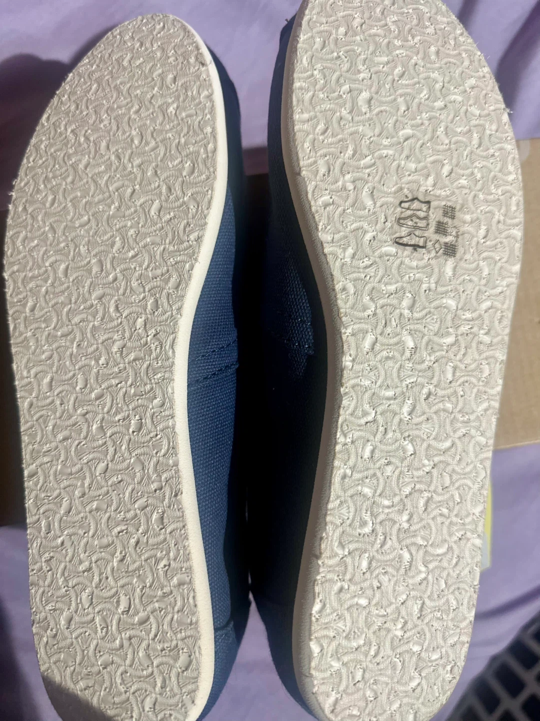 New TOMS Classic Navy Canvas Shoes - Women's Size 9 - photo 2
