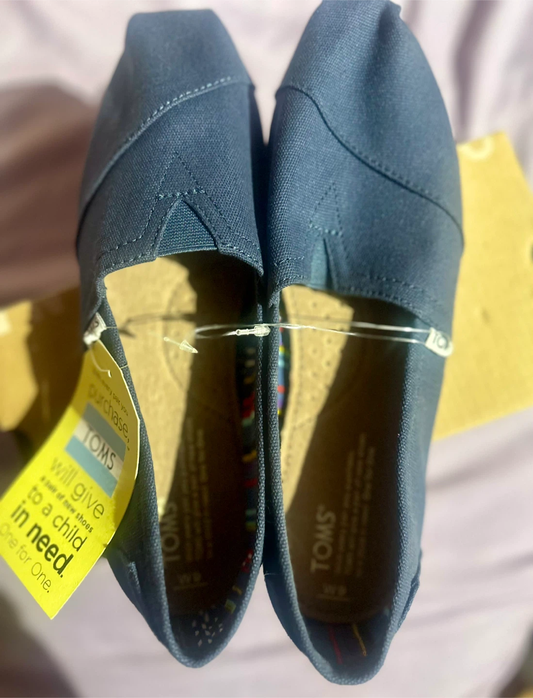 New TOMS Classic Navy Canvas Shoes - Women's Size 9