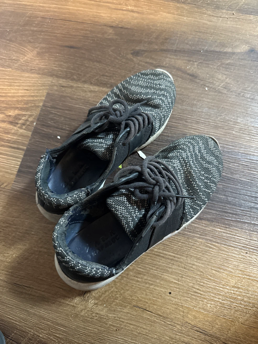 Zara Sneakers Size 5 (US)