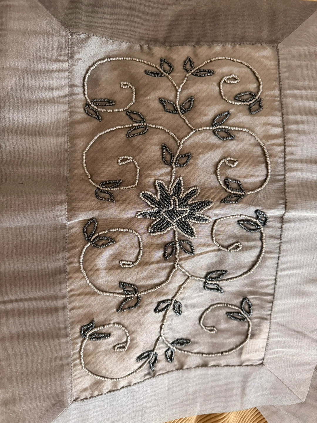 Set of 5 Silver beaded Floral Design Placemats, 4 Napkins🏆 - photo 2