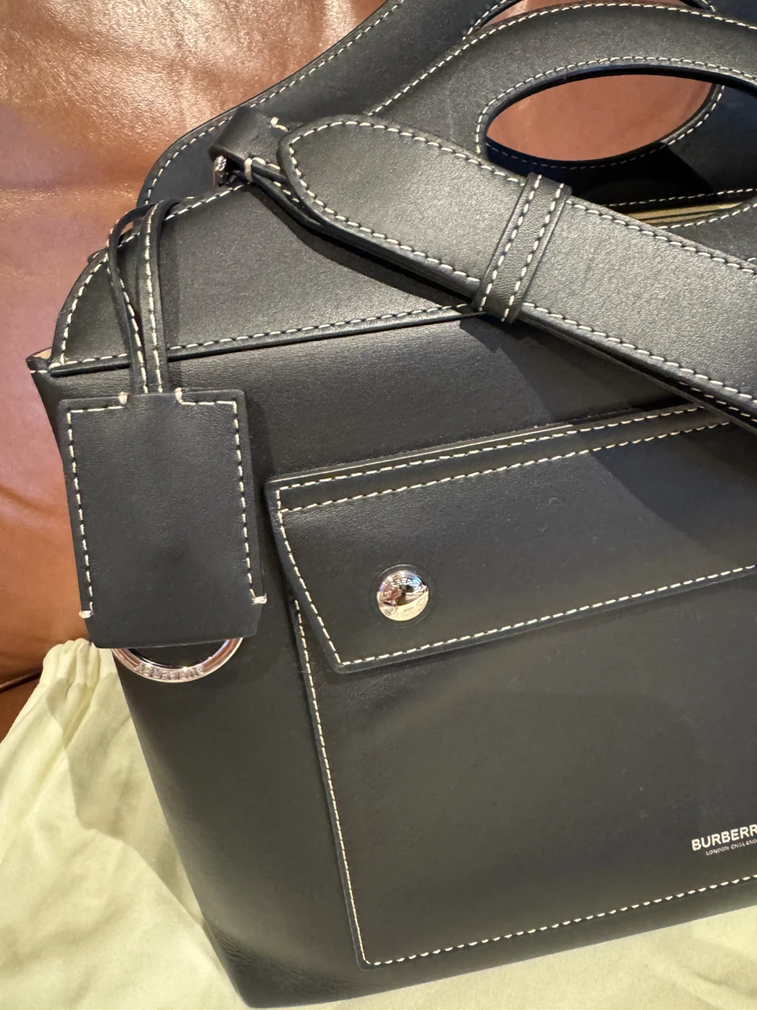 Burberry Leather Soft Pocket Tote Bag - photo 4