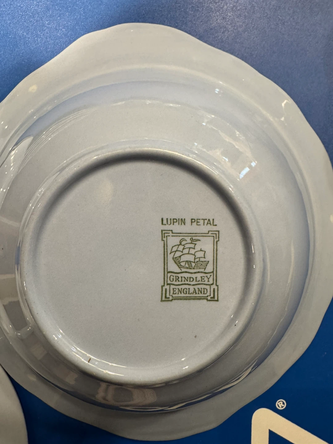 Grindley Lupin Petal England Dinnerware Set-mid-century modern - photo 4
