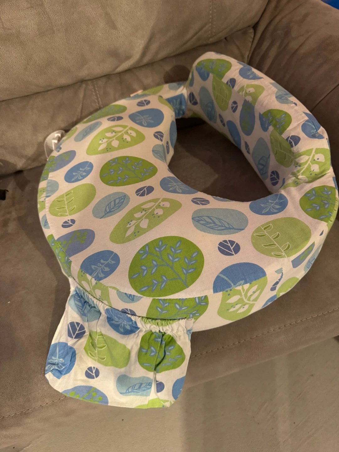 Nursing pillow - photo 2