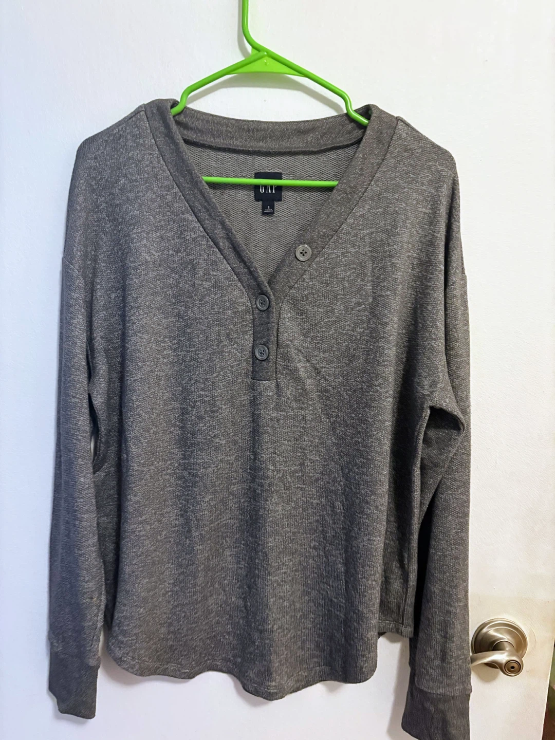 GAP Gray Long Sleeve Shirt - Size S