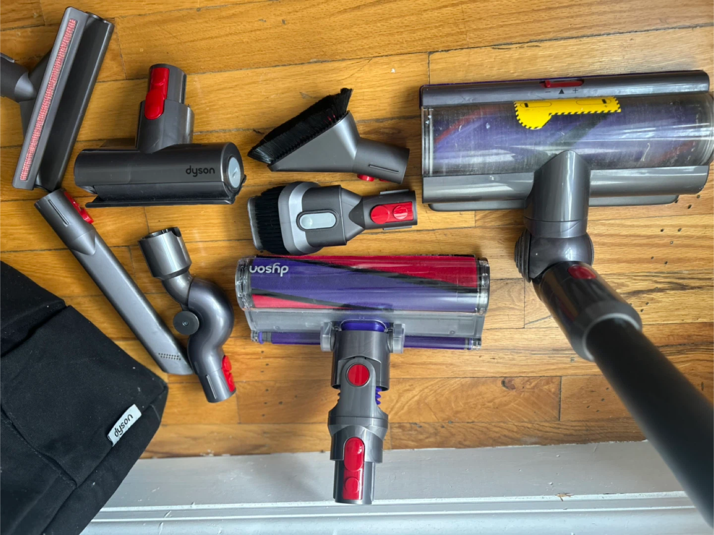 Dyson V10 Absolute Cordless Vacuum - photo 4