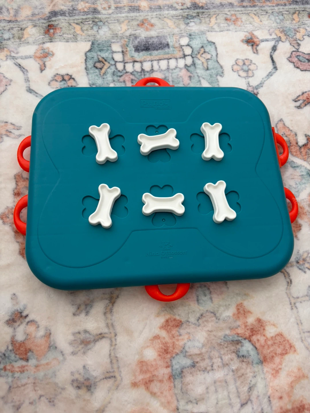 Nina Ottosson Outward Hound Casino Puzzle Dog Toy
