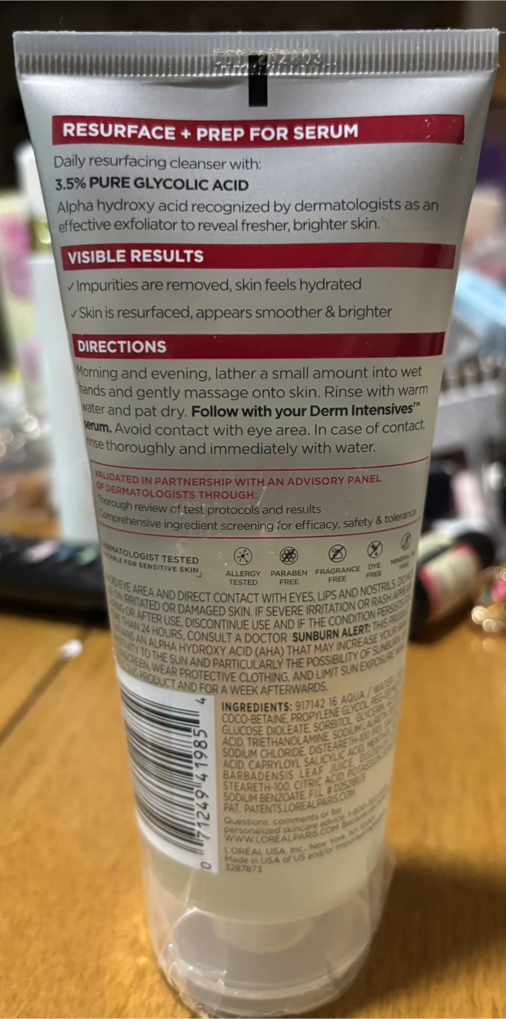 New-L'Oreal Revitalift Derm Intensives Cleansing Gel - photo 2