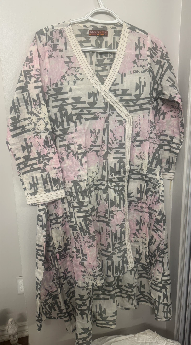 Khaadi Angrakha Dress - Size M 2 pcs - photo 2