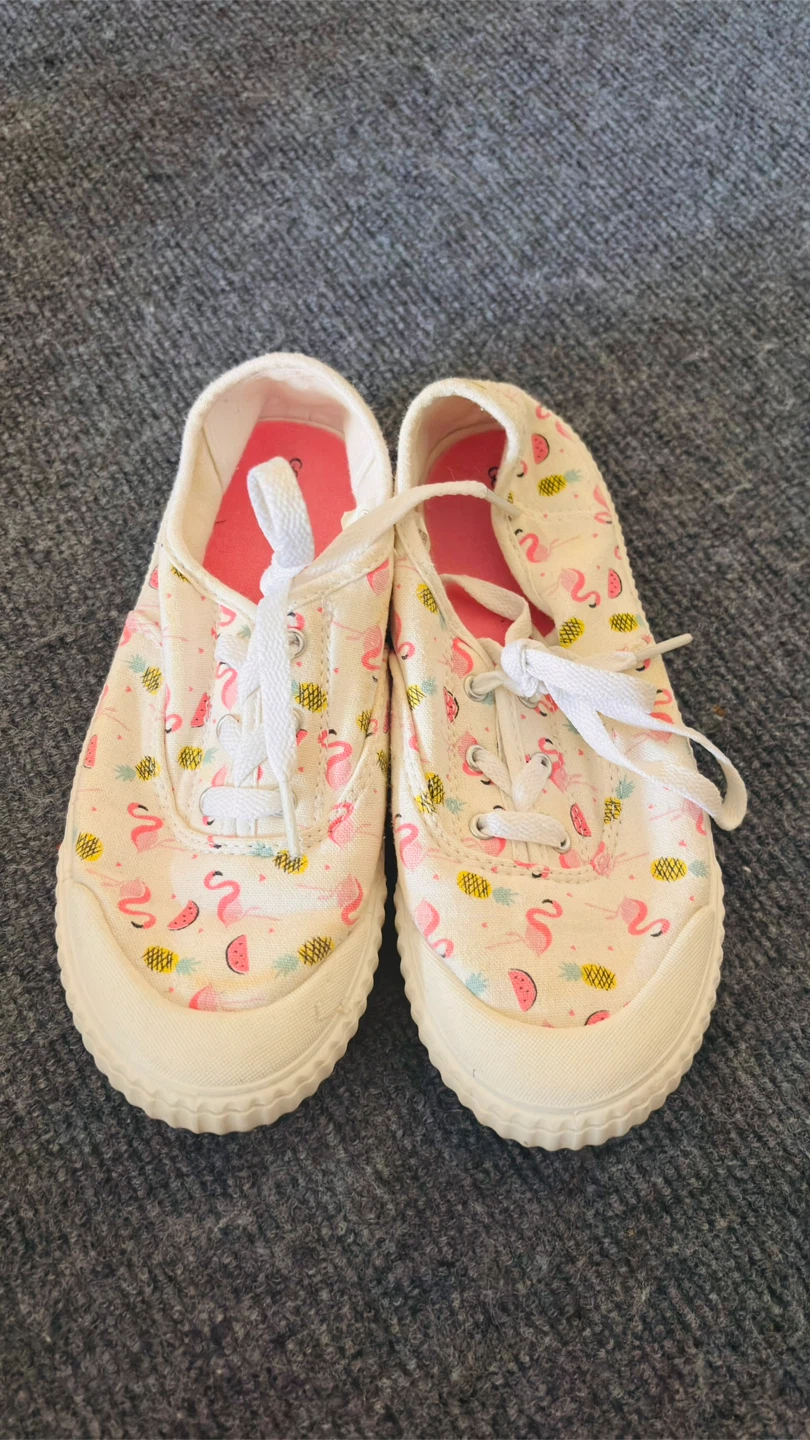 Girl's Size 8 Flamingo Print Sneakers