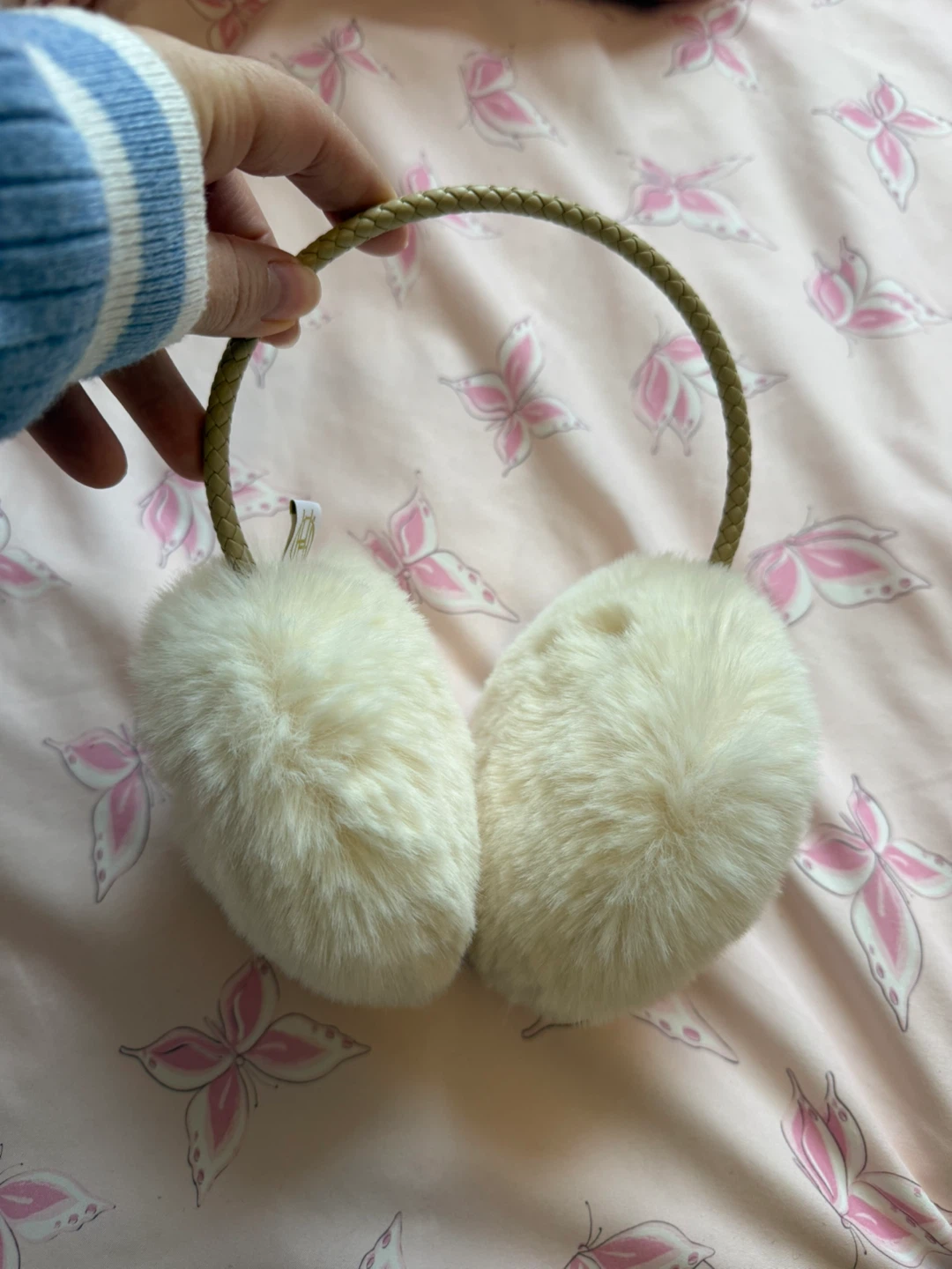 House of Harlow- Cream Faux Fur - photo 2