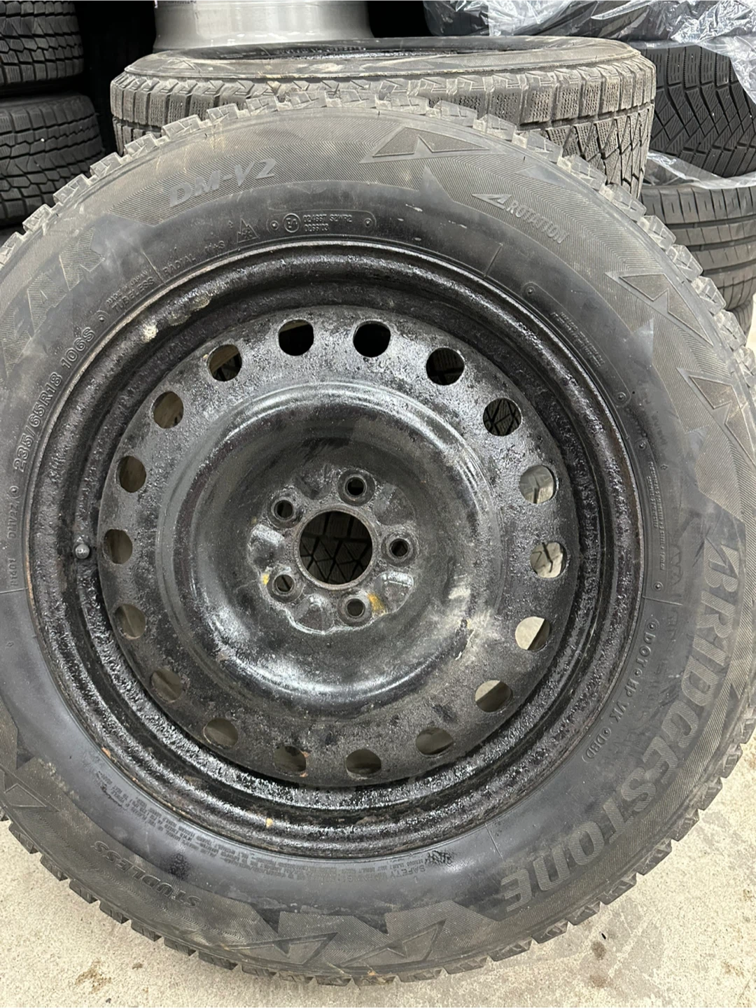 Bridgestone DM-V2 Winter Tires 235/65R18 - photo 2