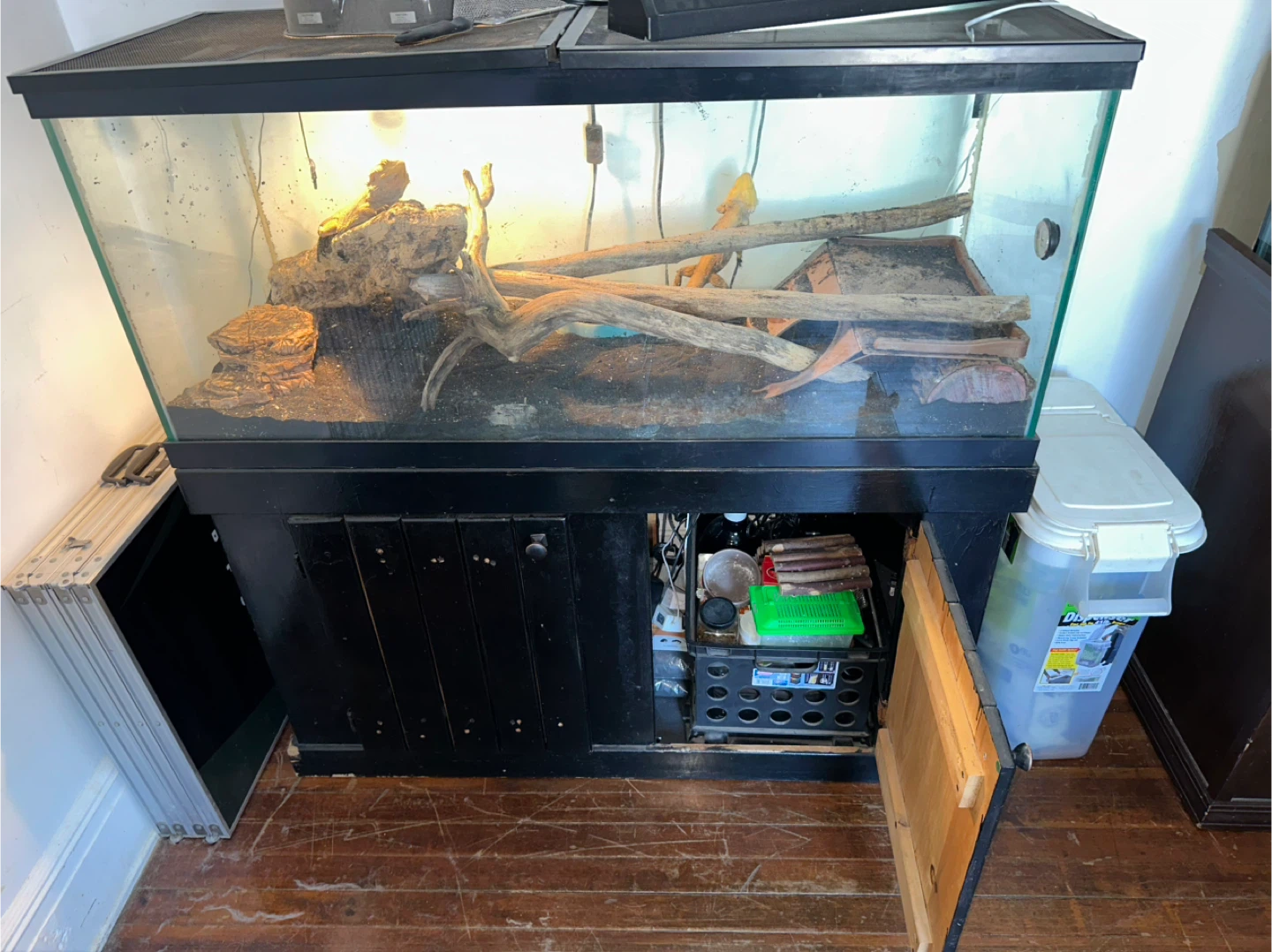 Bearded Dragon Tank with Stand (60 Gal) - photo 2