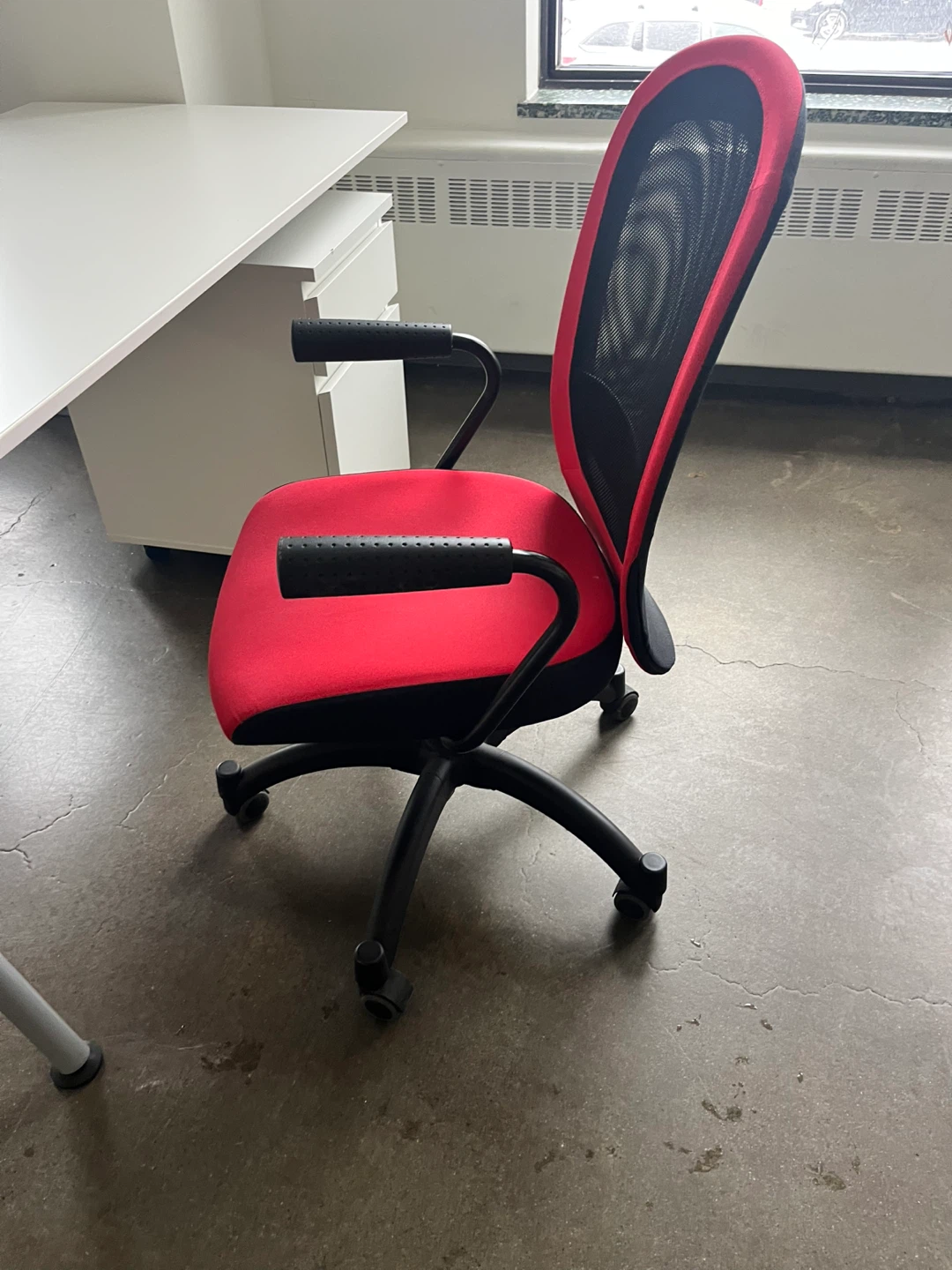 Red & Black Office Chair - photo 2