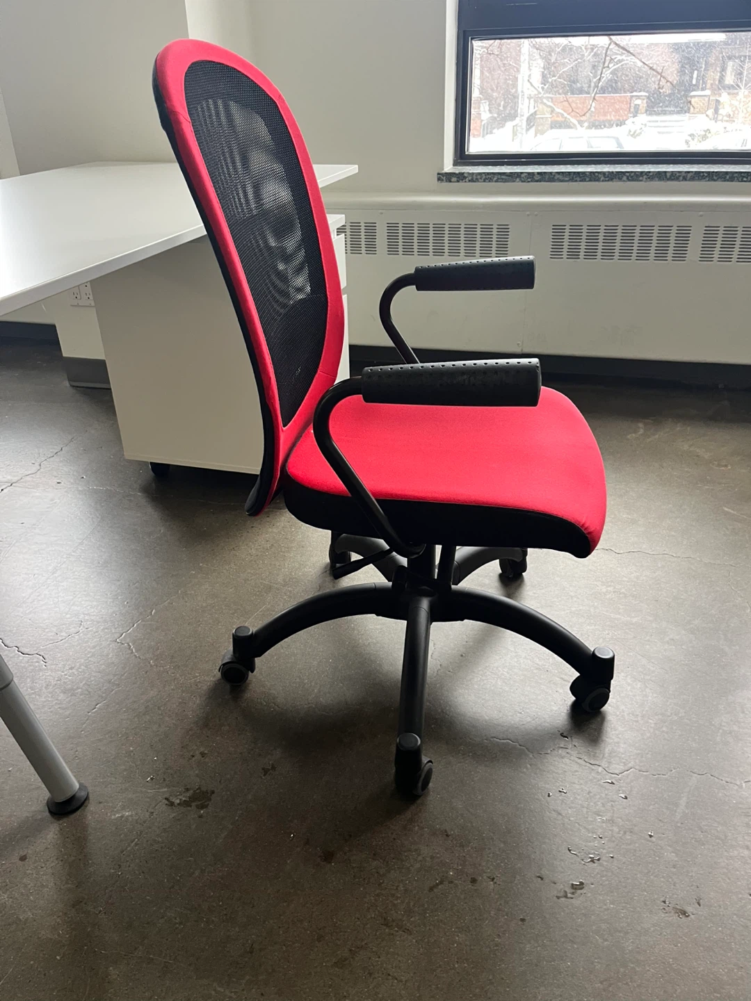 Red & Black Office Chair - photo 3