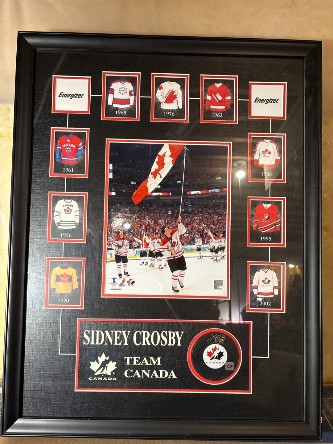 Sidney Crosby Autographed Team Canada Puck