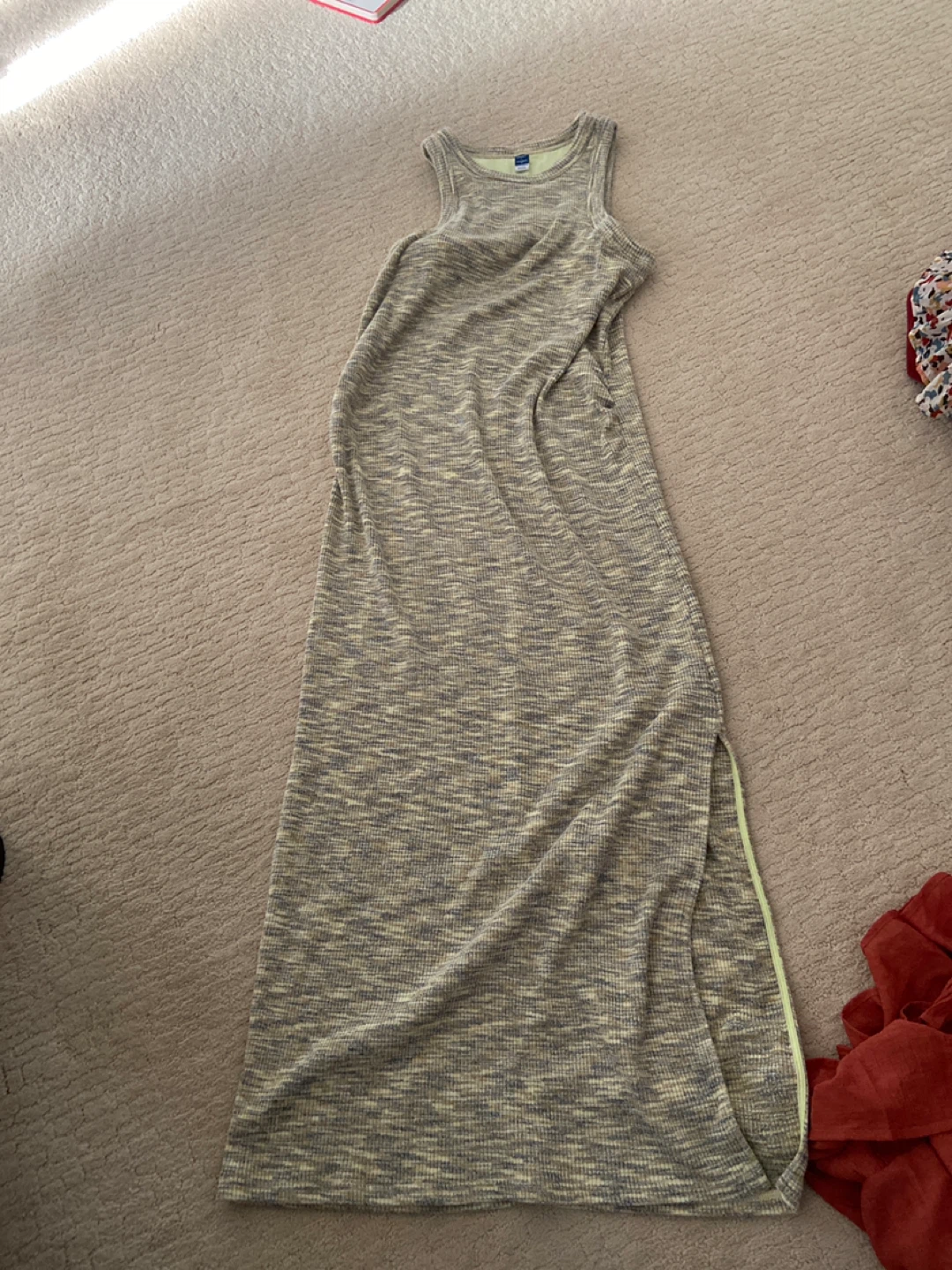 Maternity clothes and extras - photo 3