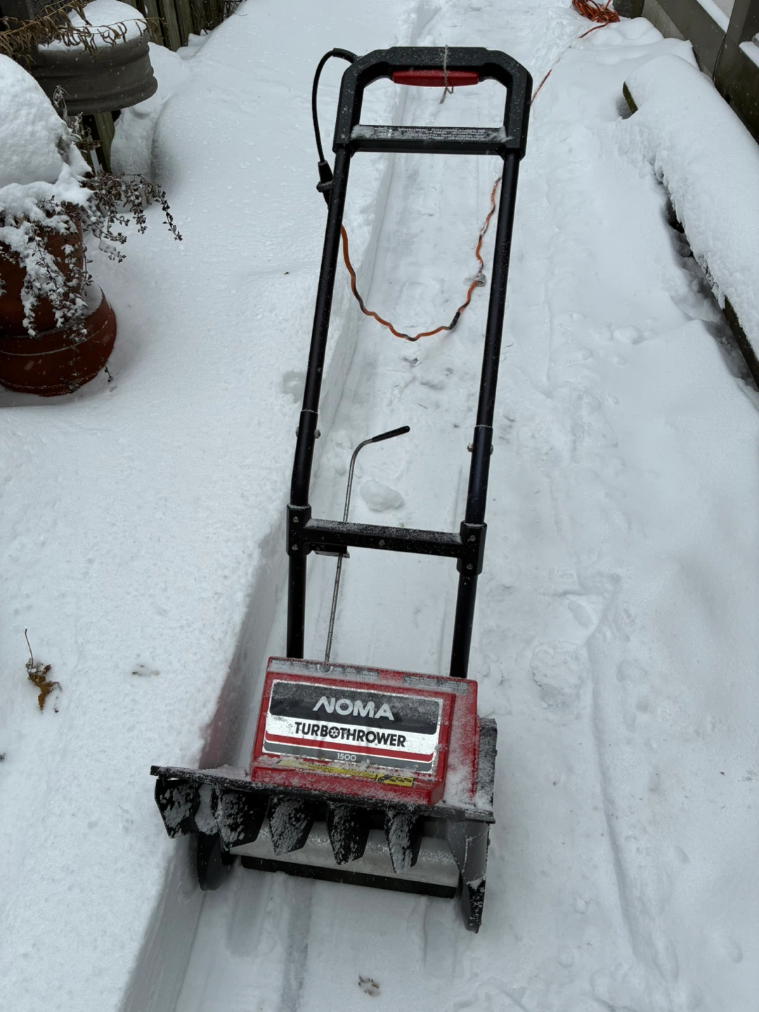 $65 NOMA 1500 Watt Electric Snow blower Donlands EY  snowblower - photo 2