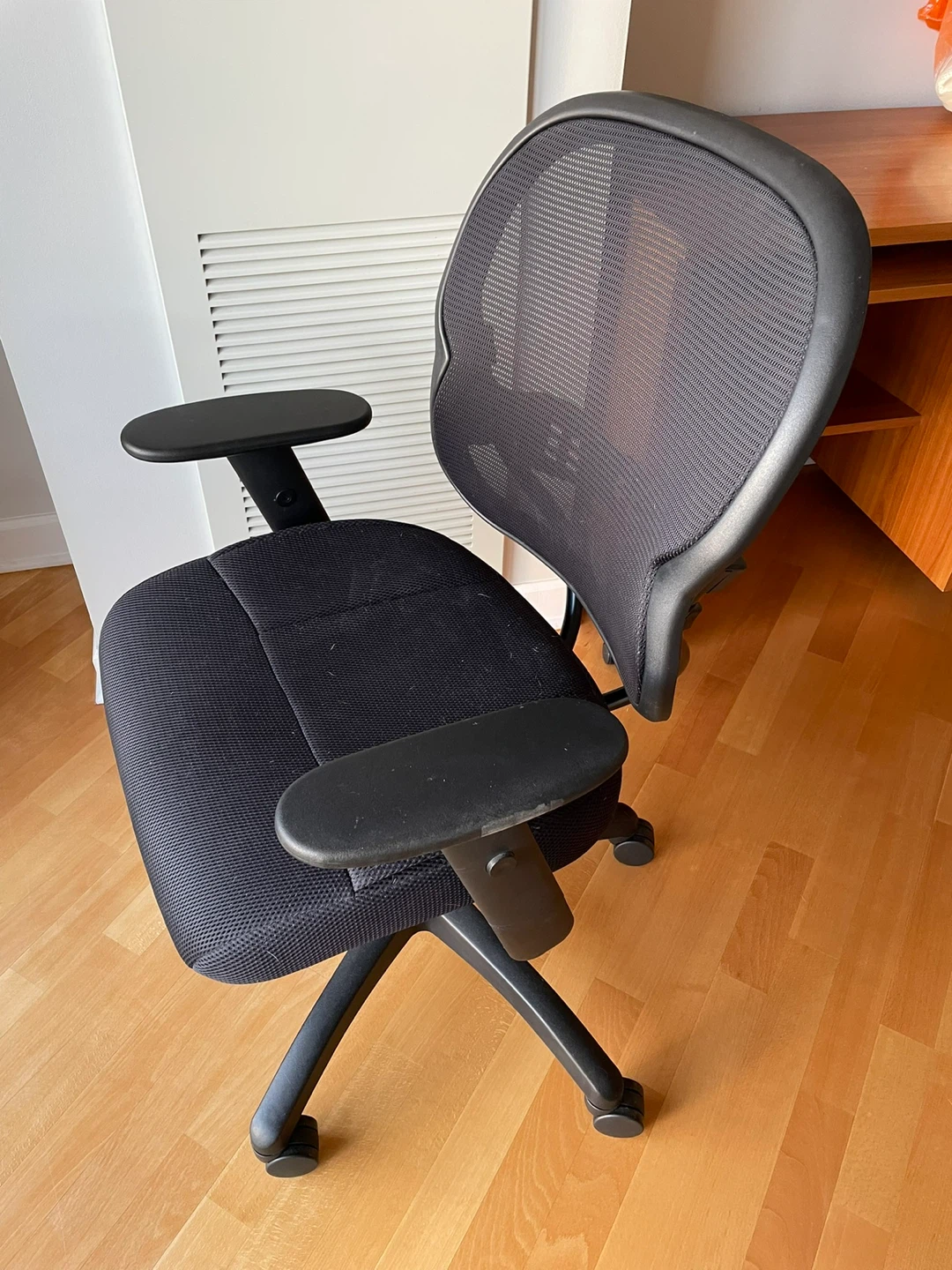 Black Adjustable Office Chair - photo 3