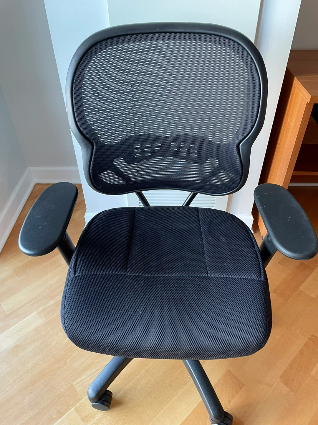 Black Adjustable Office Chair