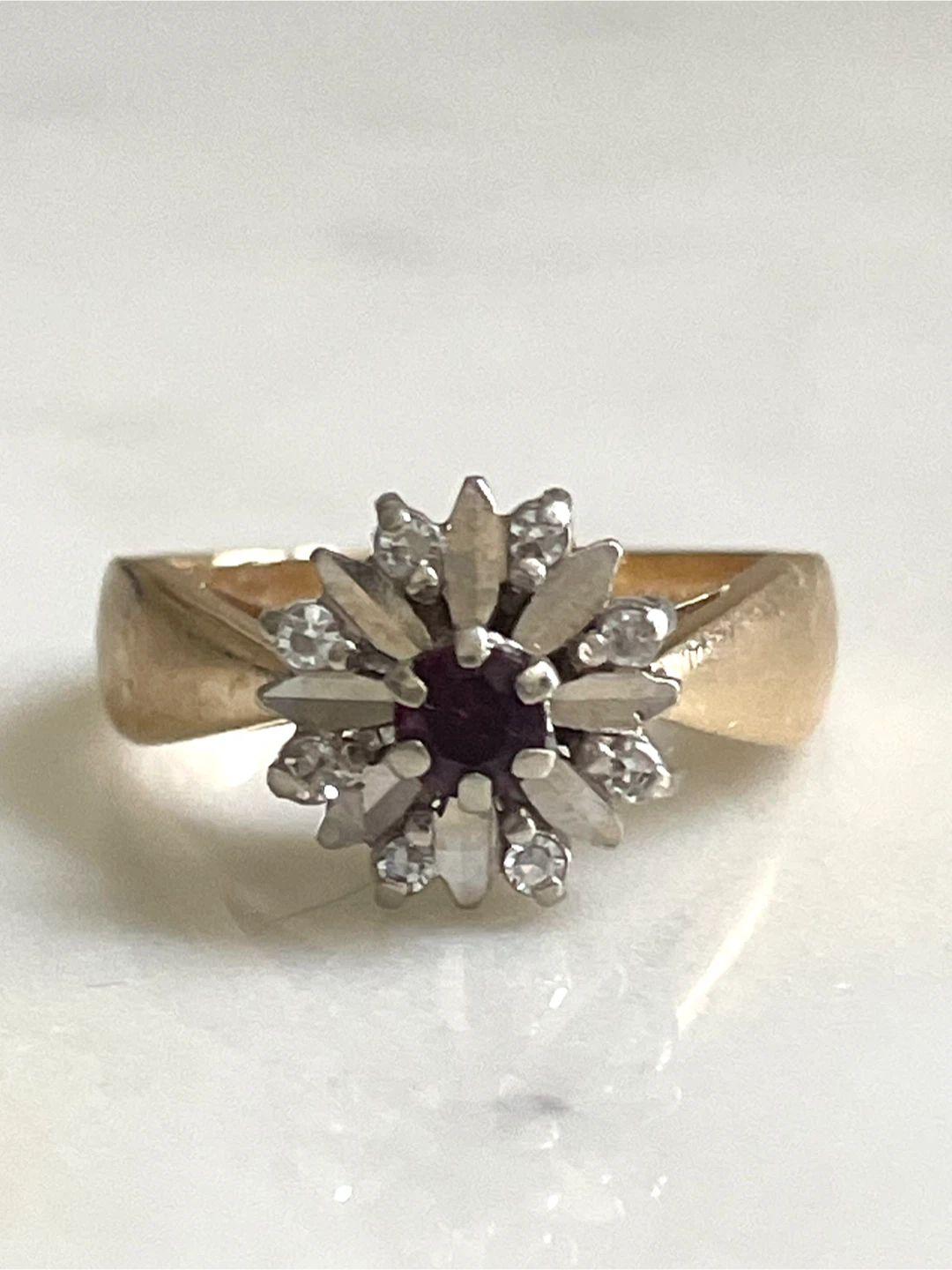 STUNNING 14K Solid Gold Ring - Vintage, 5.15 grams