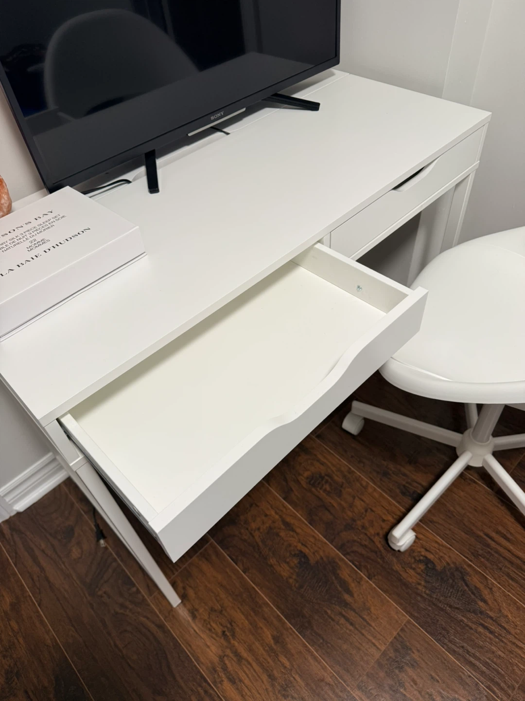 Desk and Chair - photo 2