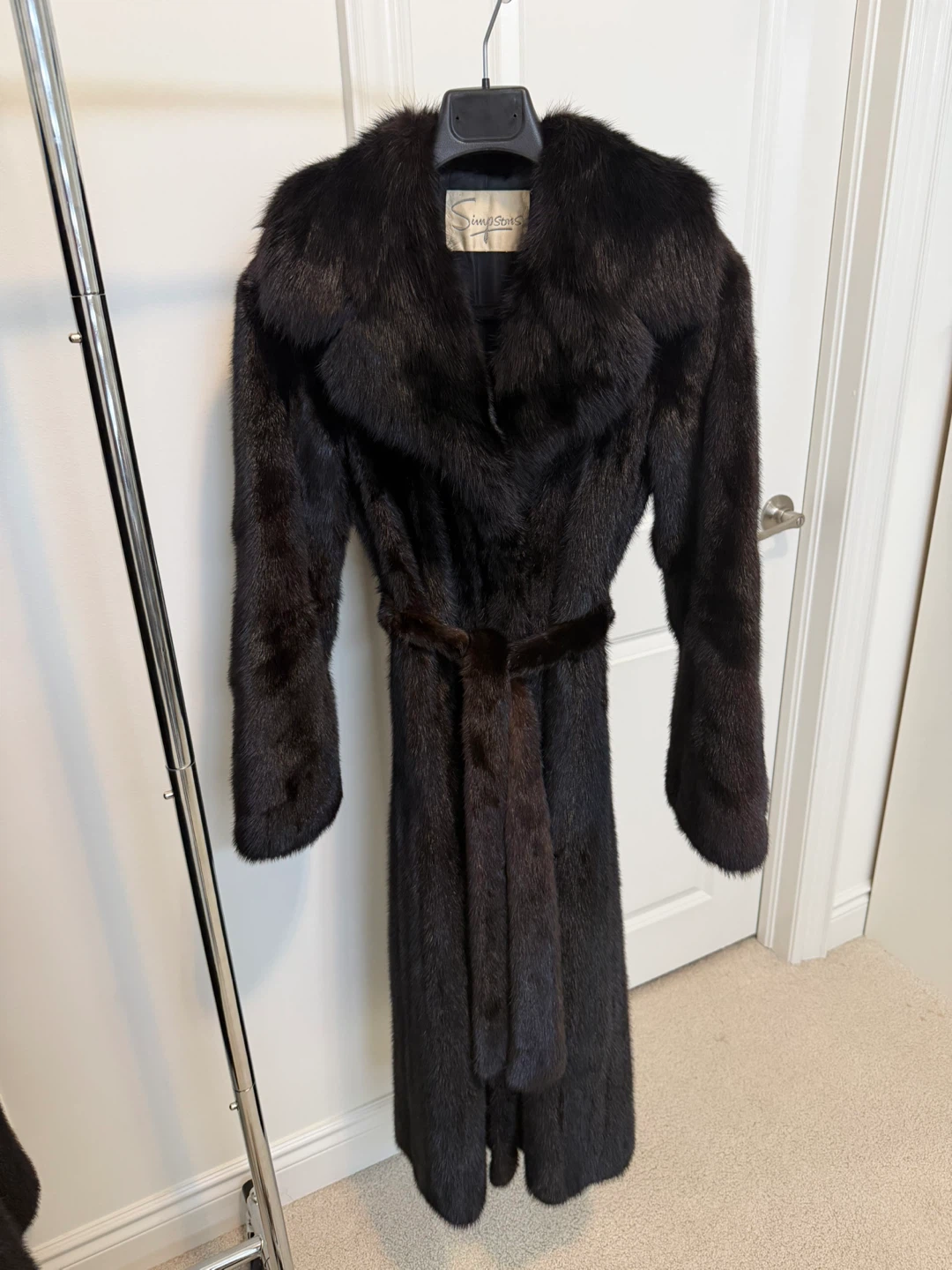 Simpson's Dark Brown Mink Fur Coat - photo 4