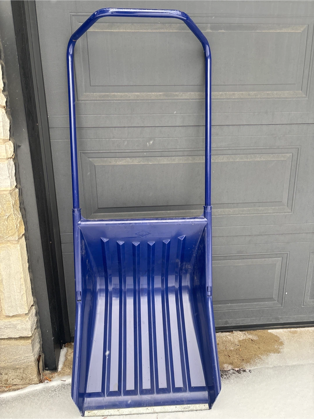 Grant Blue 20”-wide Snow ‘sleigh’ Shovel with Ergonomic Handle