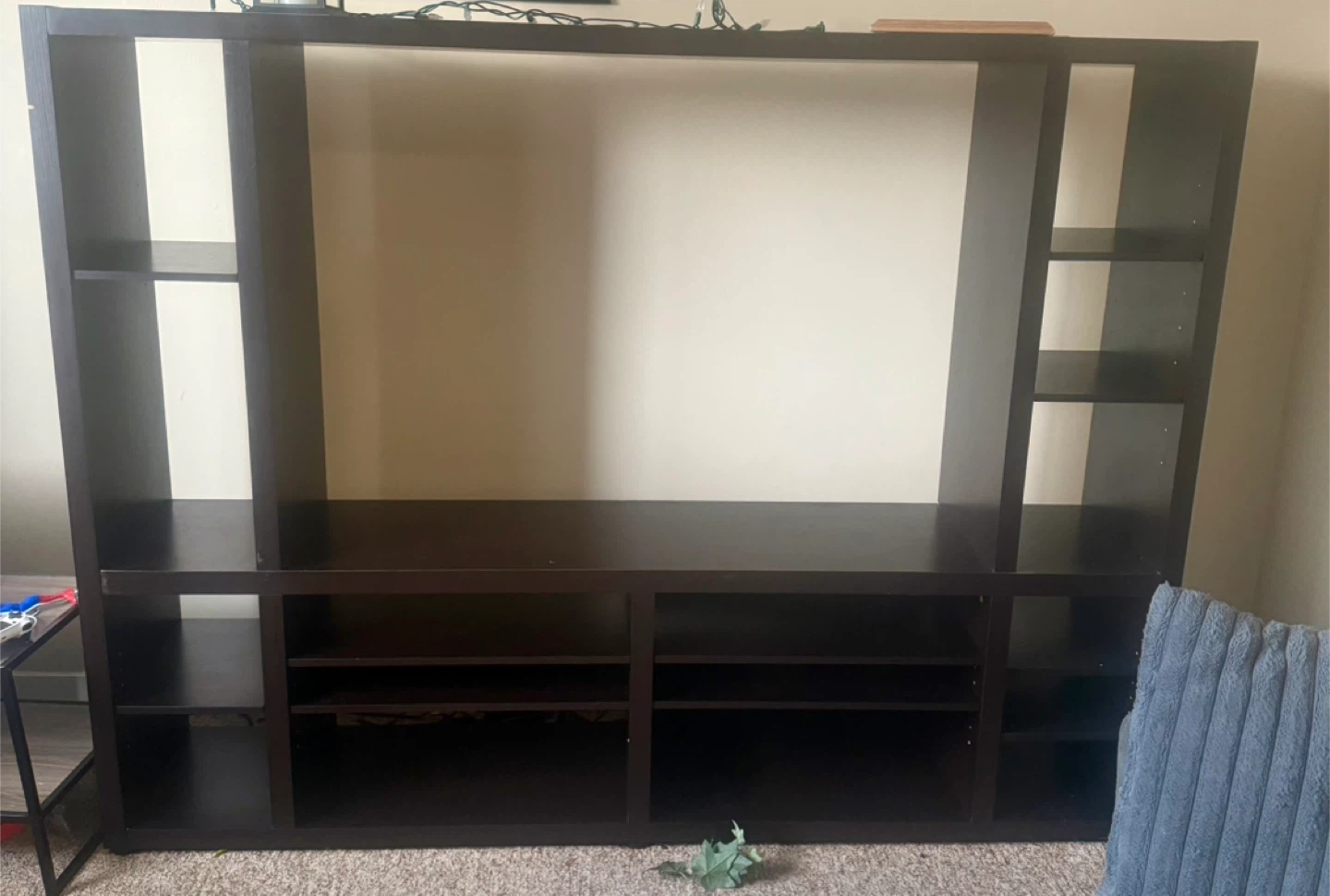TV table in drinks with a brown paint goncè