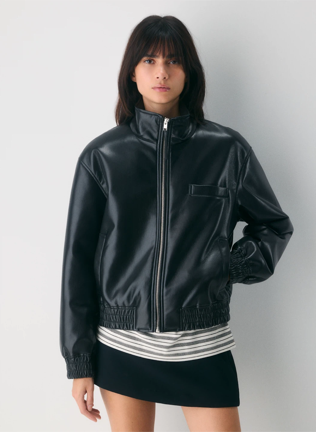 Aritzia : Wilfred Black Leather Bomber Jacket - Size S
