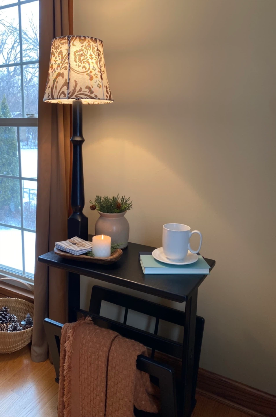 Solid Wood End Table w/Built-in Lamp *PLEASE SEE DESCRIPTION*