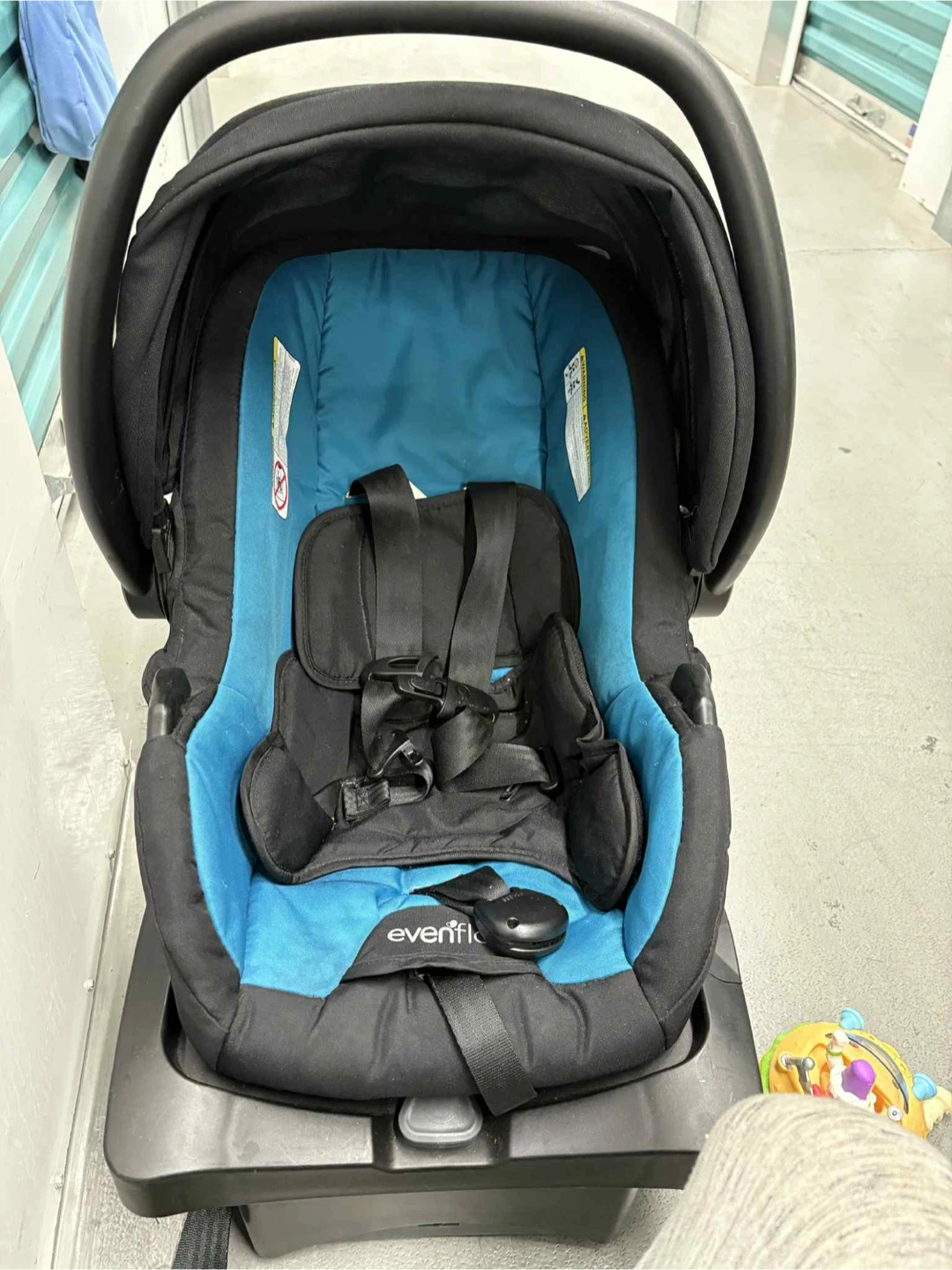 Evenflo Venti Infant Car Seat & Stroller Combo - photo 4
