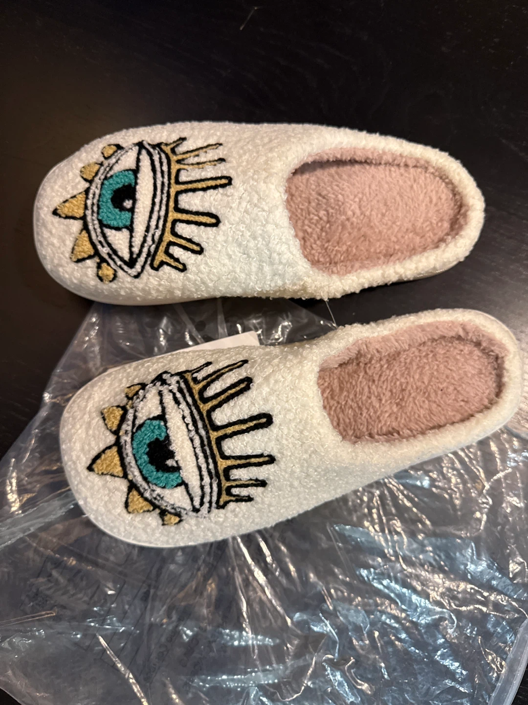 Eye Design Fuzzy Slippers - Size 41-42 - photo 2