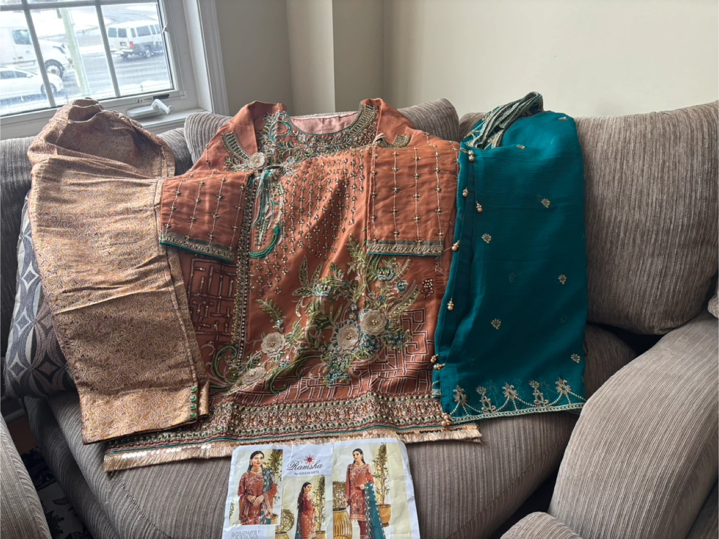 Pakistani 3 Piece Suit for Women - photo 2