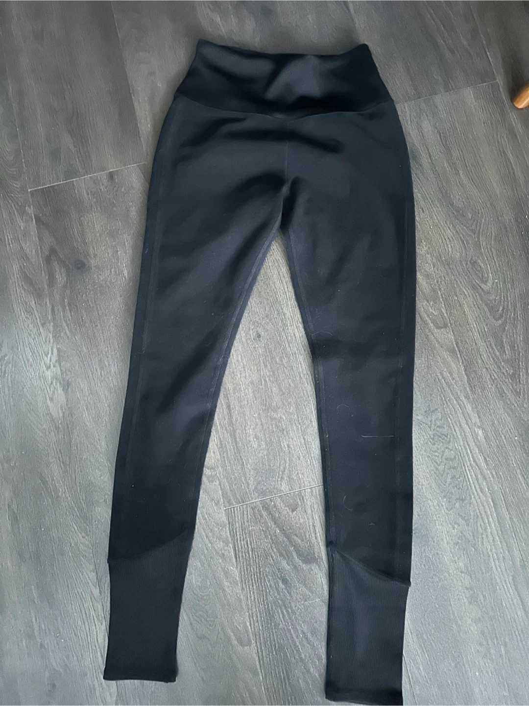 New ALO Yoga Black Leggings - Size Medium