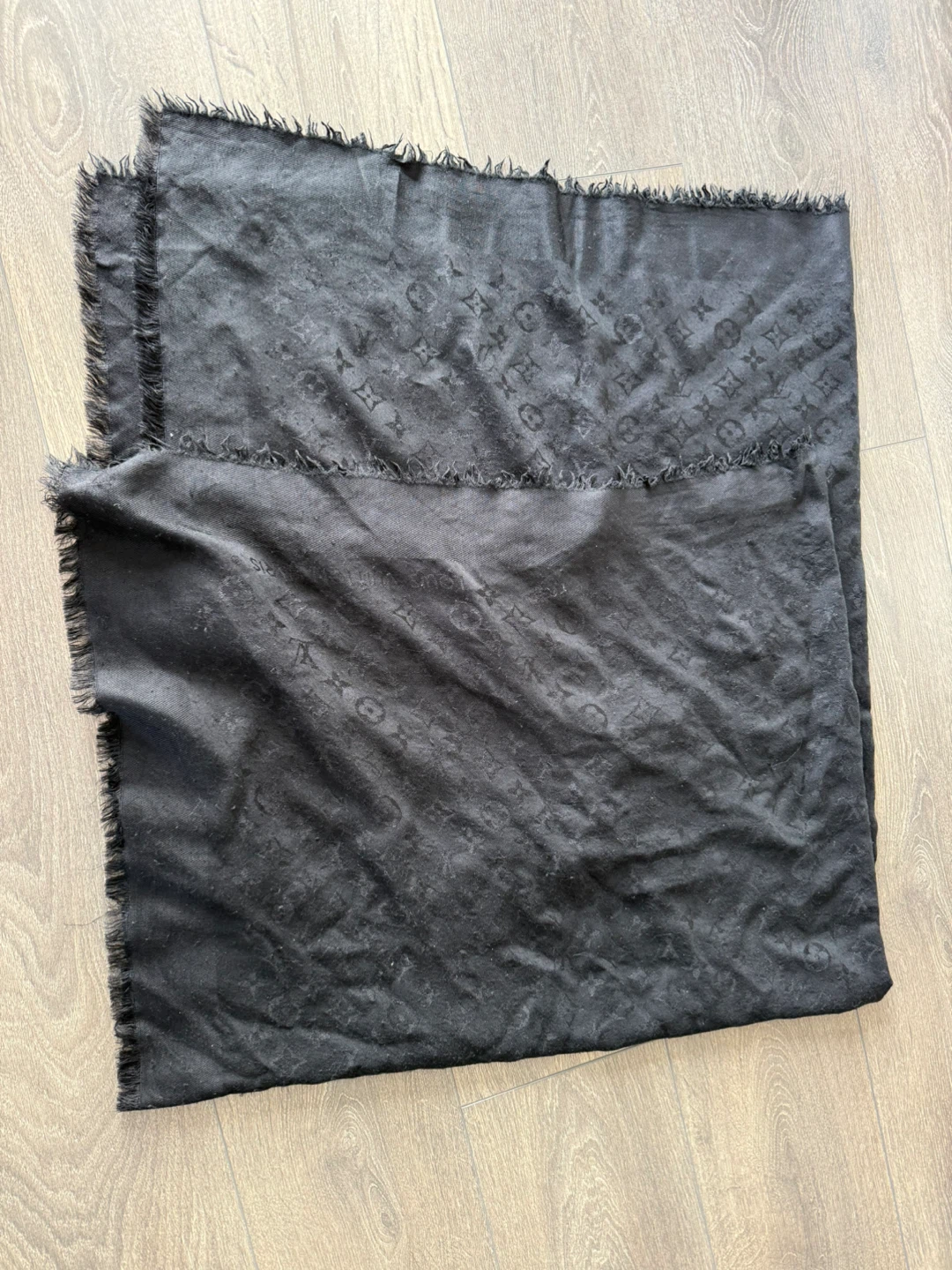 Louis Vuitton Chale Monogram wool scarf - photo 2