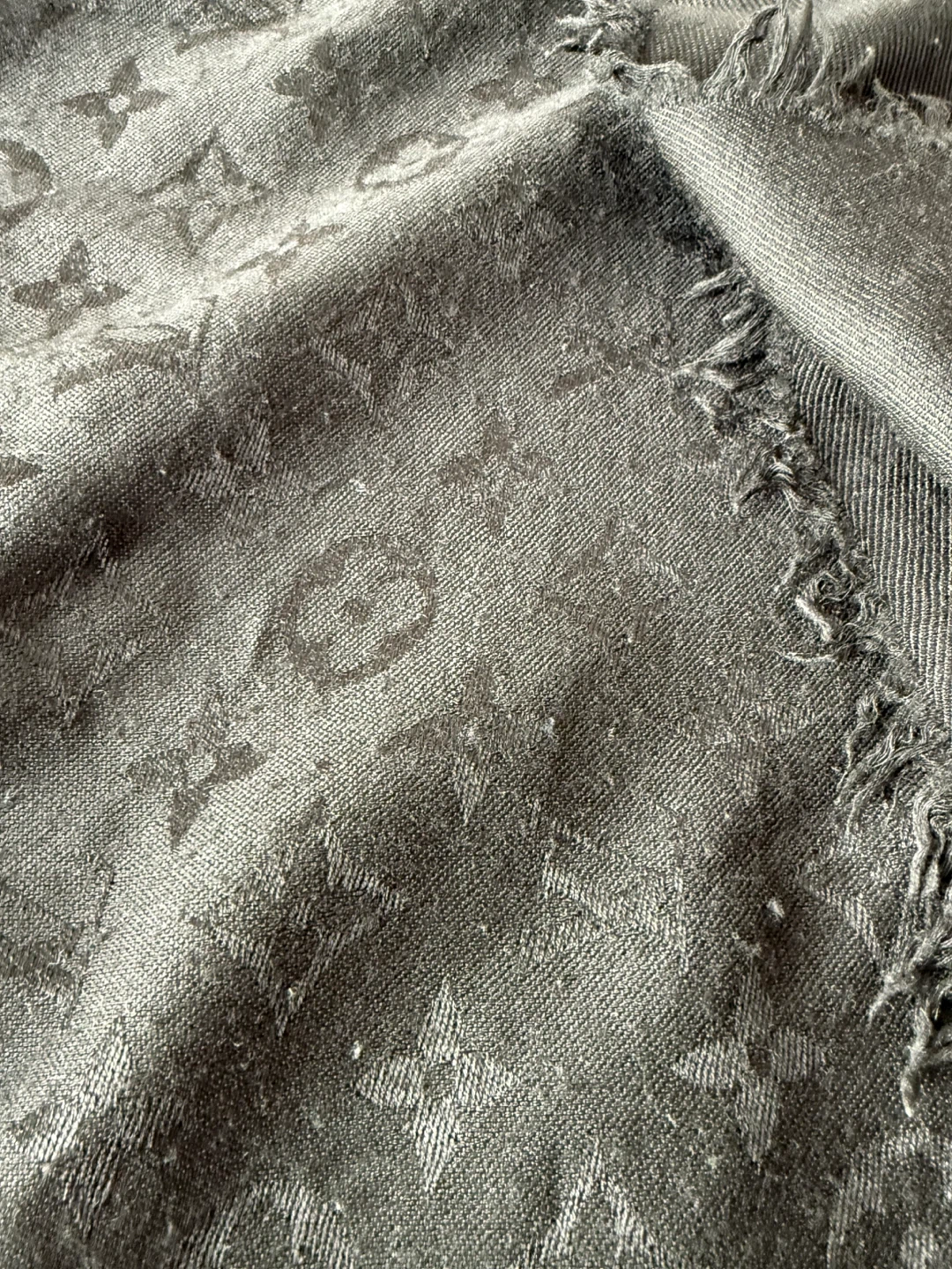 Louis Vuitton Chale Monogram wool scarf - photo 5