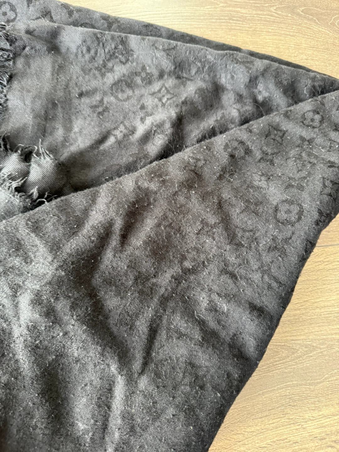 Louis Vuitton Chale Monogram wool scarf - photo 3