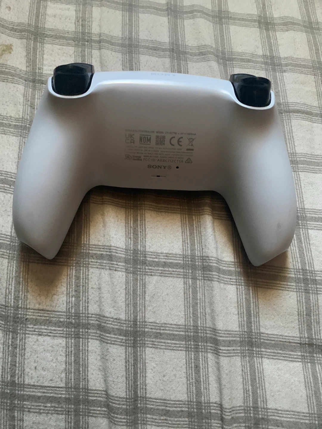 Sony PlayStation 5 DualSense Wireless Controller - White - photo 3