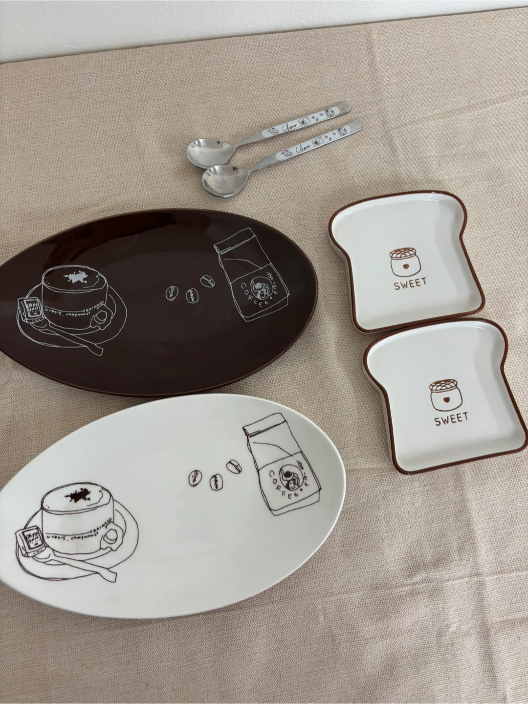 Cute Dessert Plates & Spoons Set