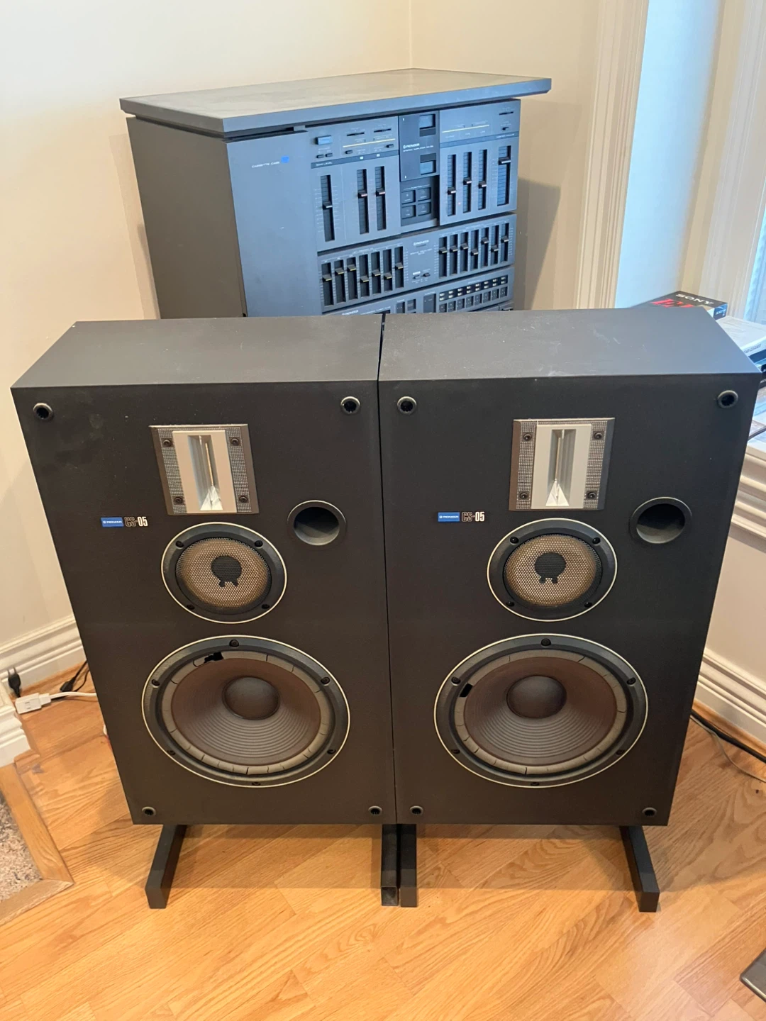Vintage Pioneer Stereo System with Speakers - photo 3