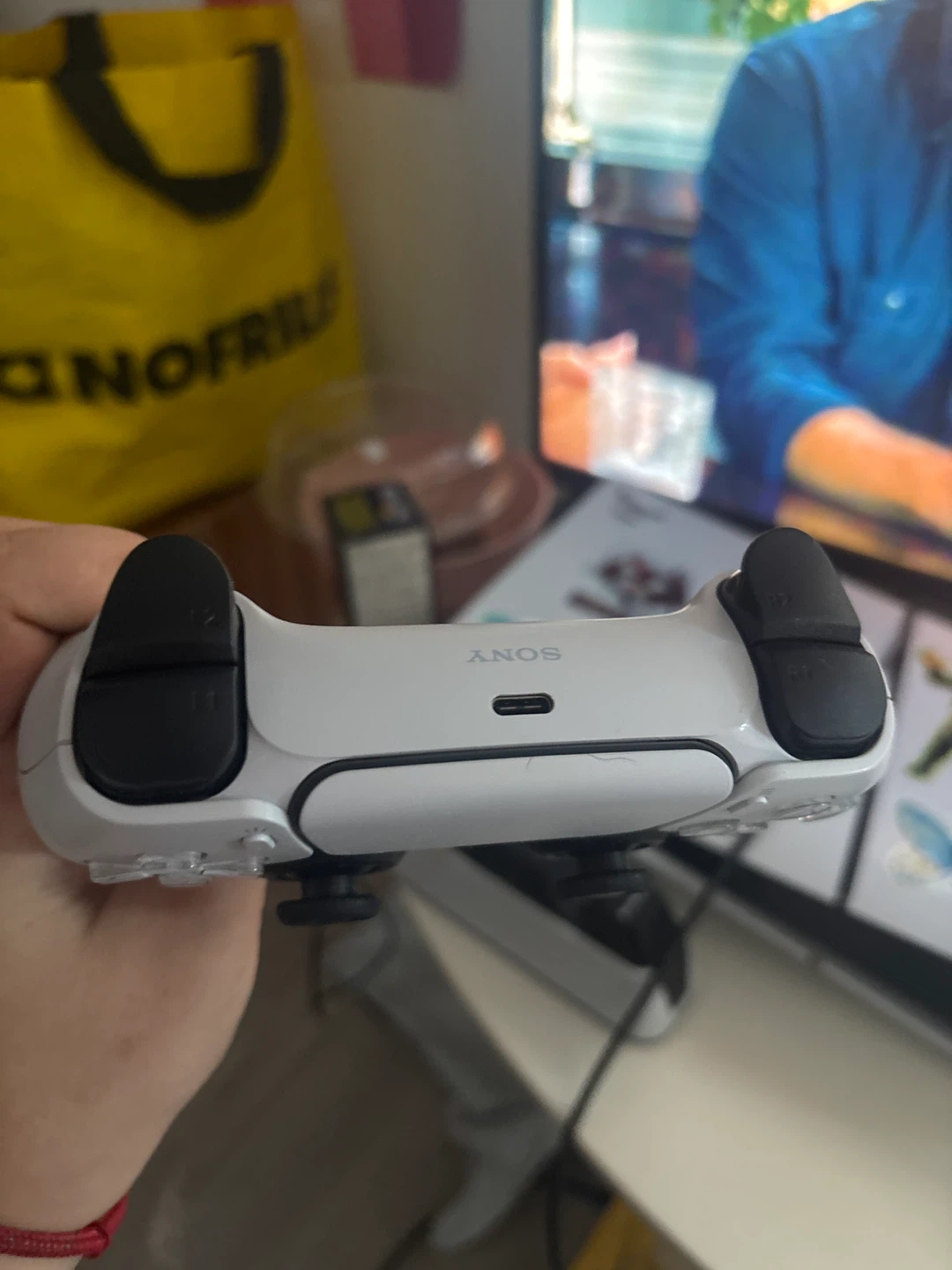 Sony PlayStation 5 DualSense Wireless Controller - White - photo 3