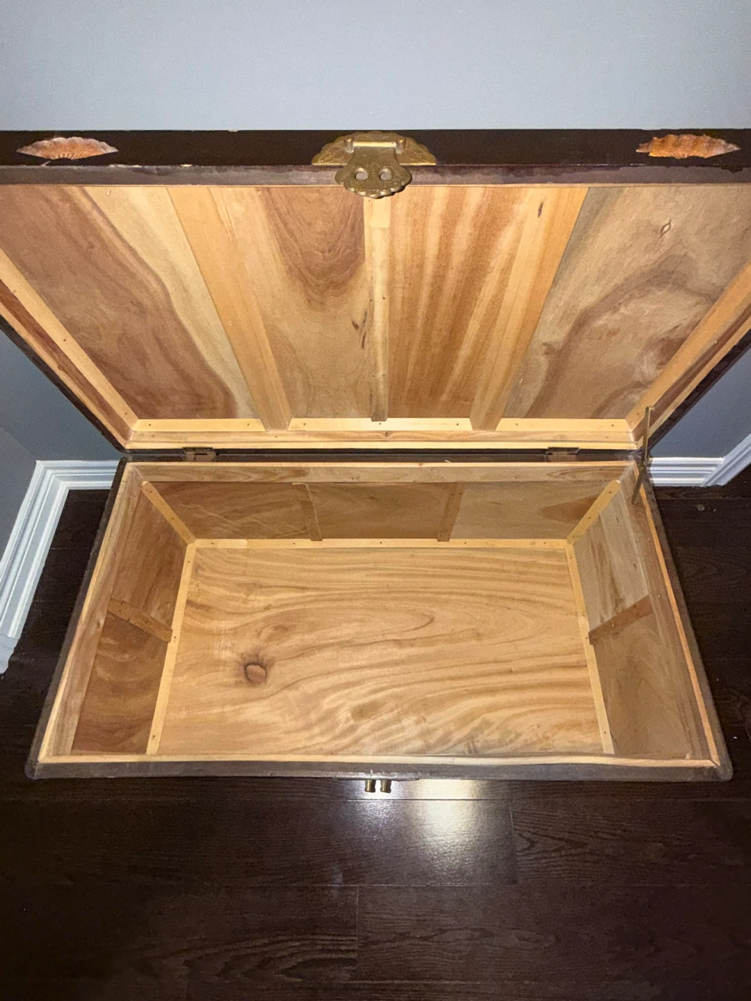 Antique Camphor Wood Asian Style Storage Trunk - photo 5