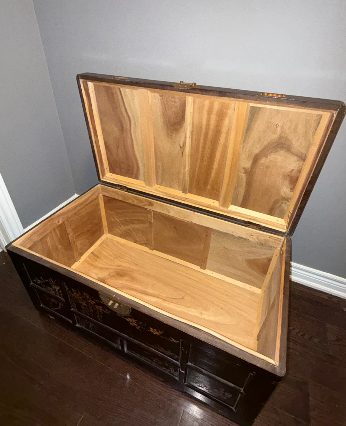 Antique Camphor Wood Asian Style Storage Trunk - photo 4