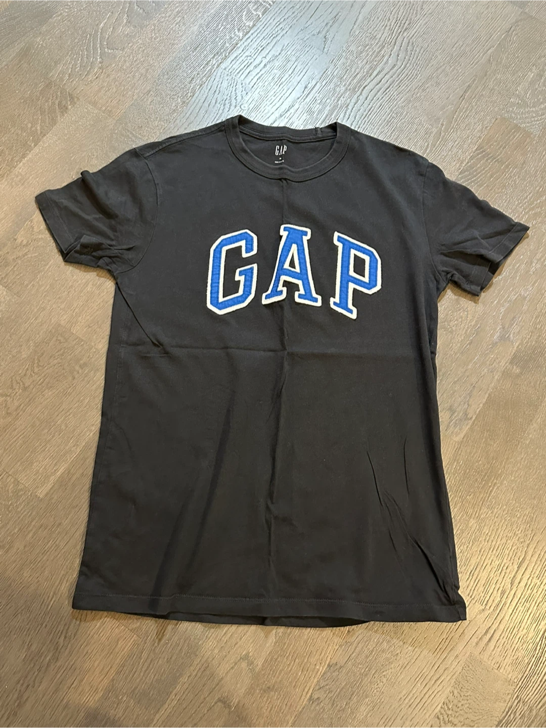 GAP Black T-Shirt