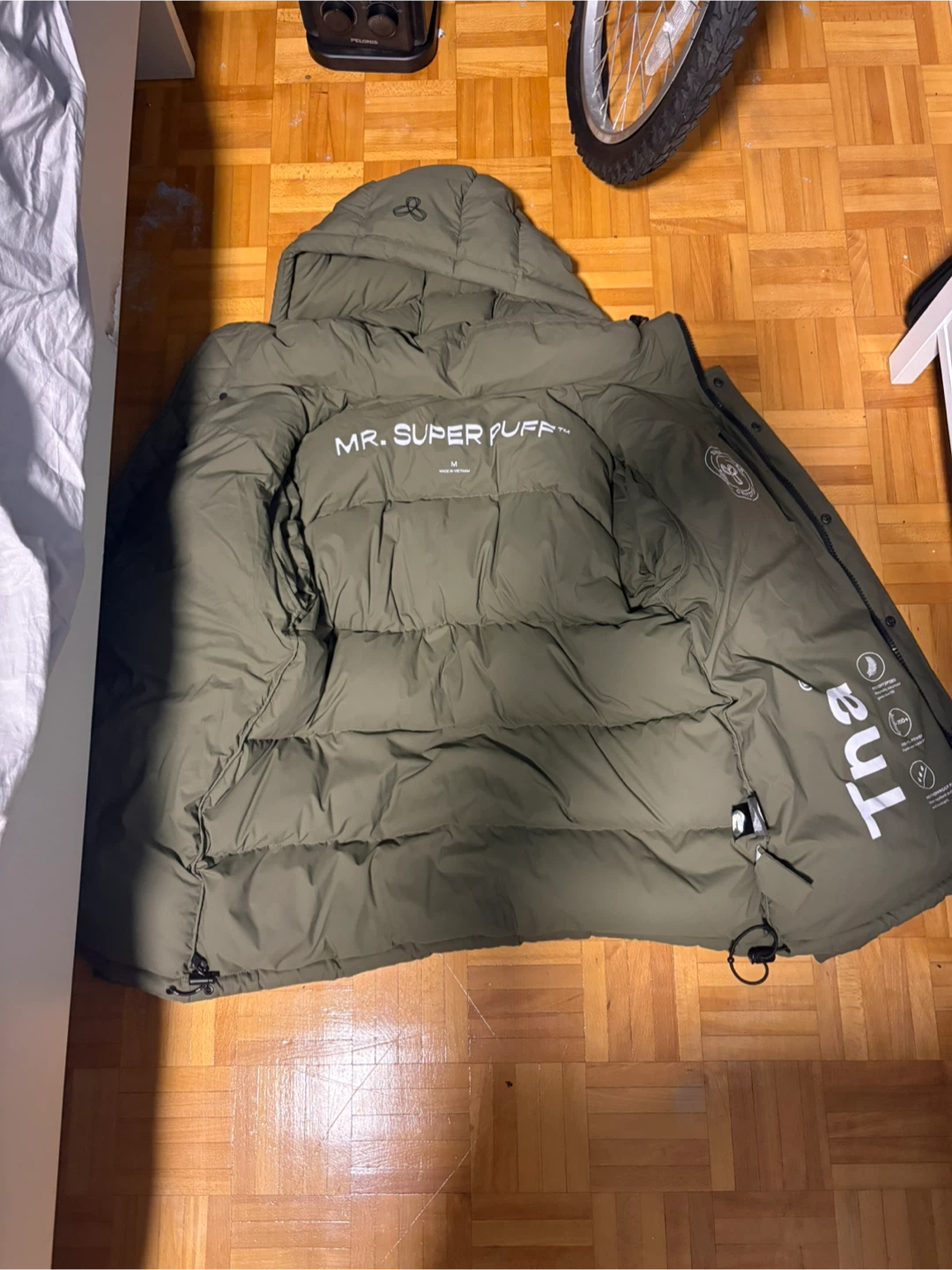 Aritzia Mr. Super Puff Jacket - Olive - Size M - photo 2