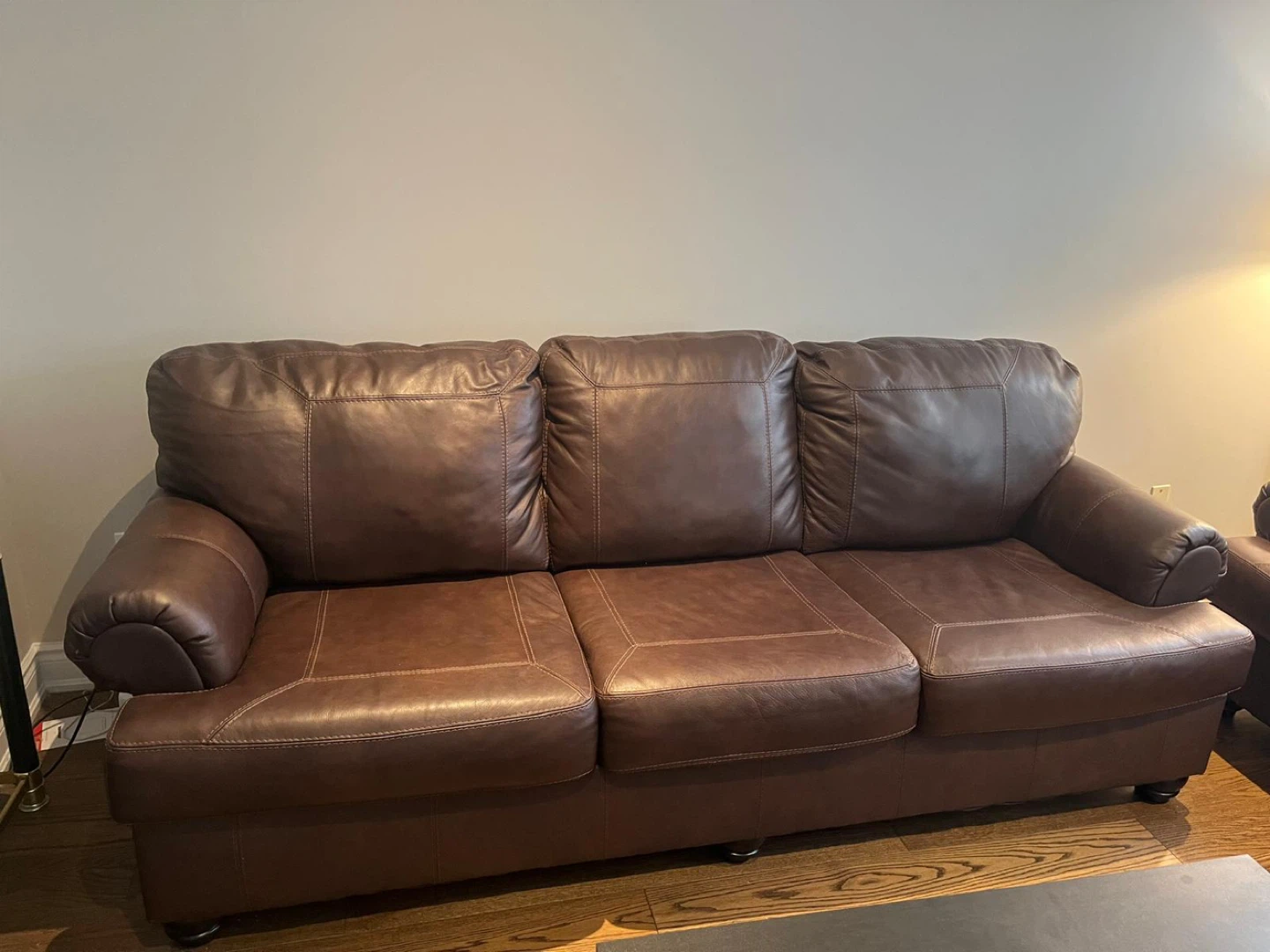Ashley, 2 pieces of 3 Seater Brown Genuine Leather Sofa - photo 3