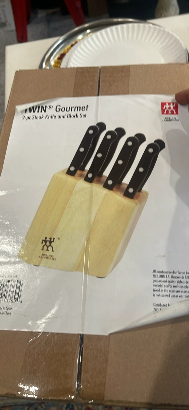 Zwilling J.A. Henckels 9-pc Steak Knife Block Set - photo 4