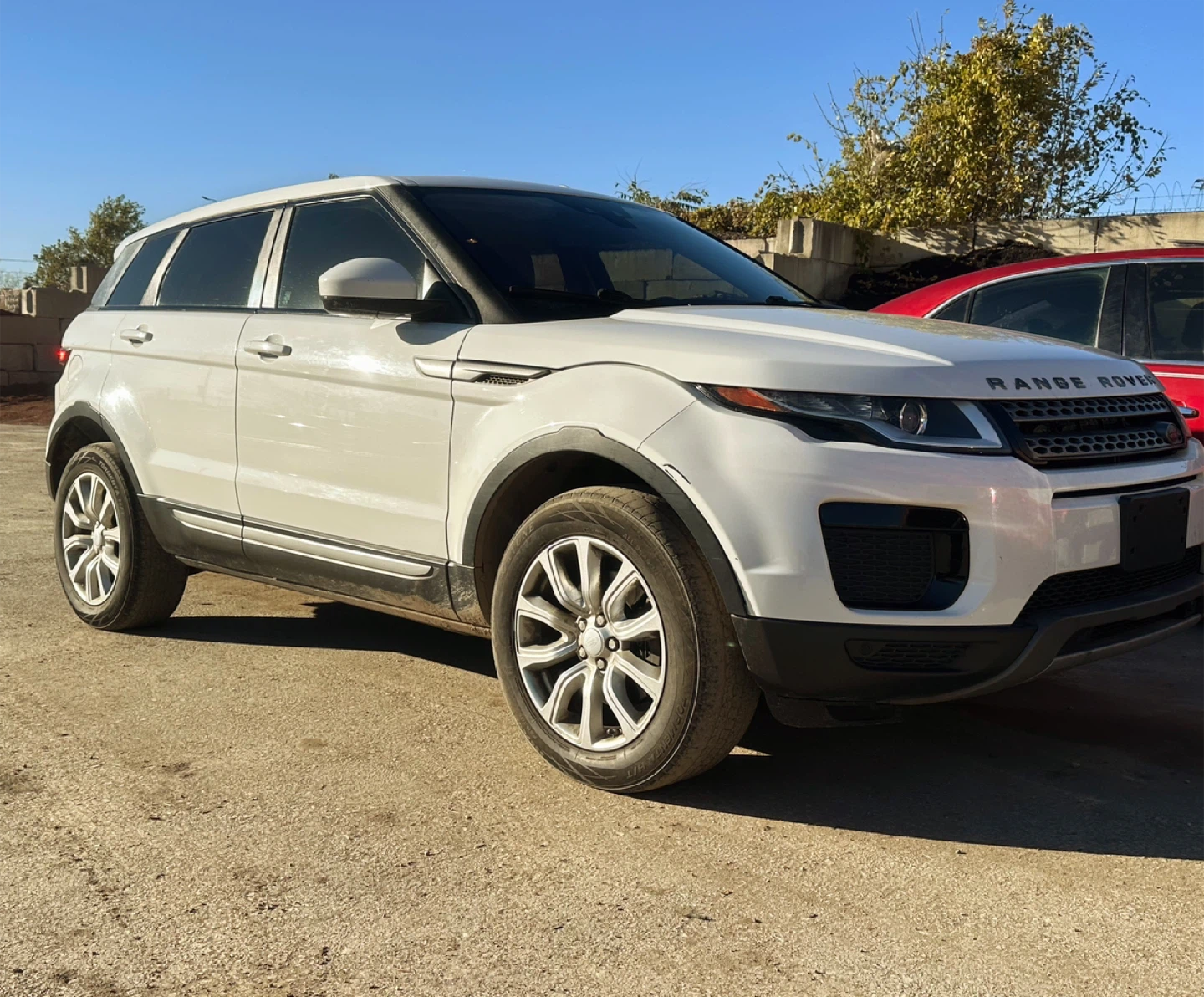 Range Rover Evoque - White Low Miles - photo 4