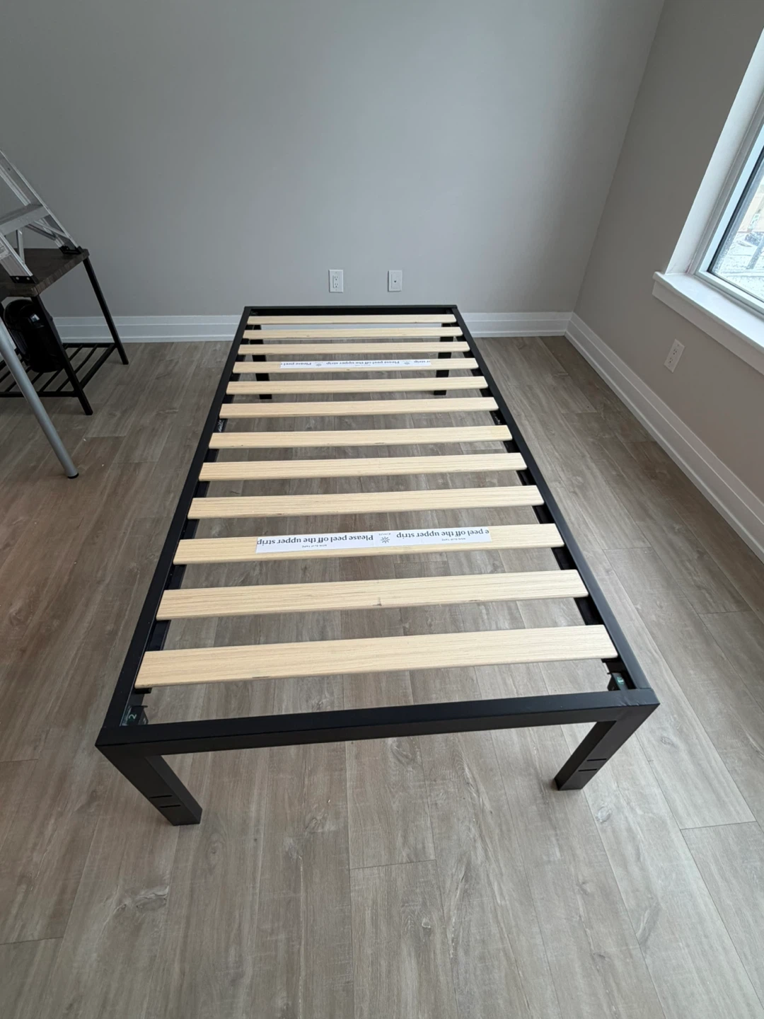 Twin size Metal Bed Frame - Black